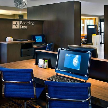 Hotel Courtyard By Marriott Hartford Windsor Airport Exterior foto